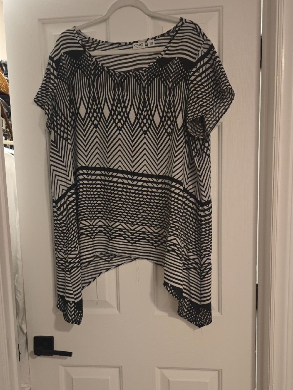 Cato Black & White Geometric Short Sleeve Tunic - Picture 2 of 4